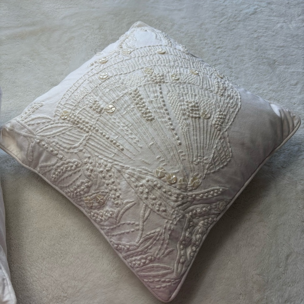 Pottery Barn Cream White Embroidered Shell Pattern Throw Pillows & Inserts Pair - Picture 4 of 12